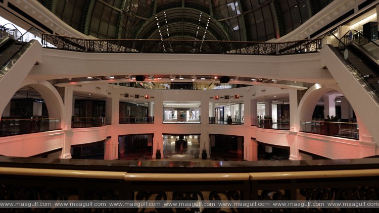 Mall of the Emirates Beams Bright and Red as Historic Hope Probe Nears Mars